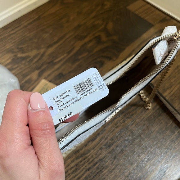 Guess crossbody handbag - Picture 15 of 16